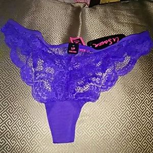 COPY - NWT! {La Senza} Lace thong